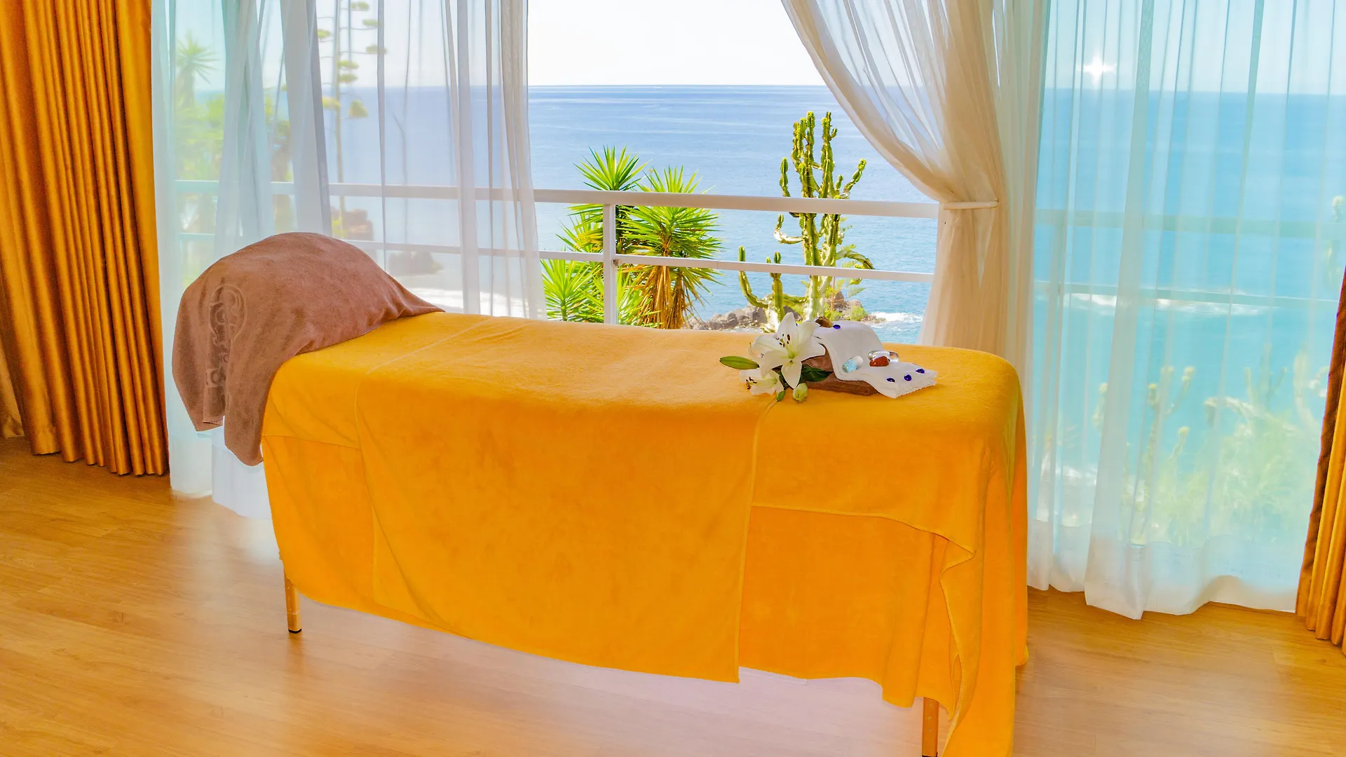 ****  Hotel Orca Praia Funchal  Portugal