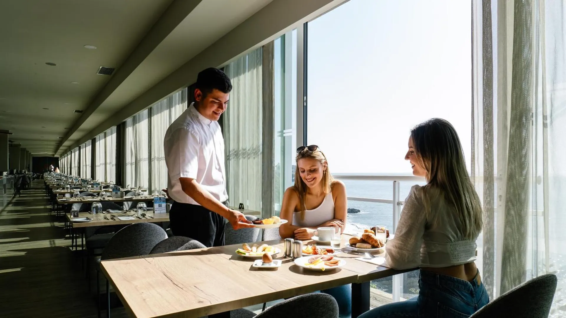 Hotel Orca Praia Funchal  4*, Funchal (Madeira) Portugalsko